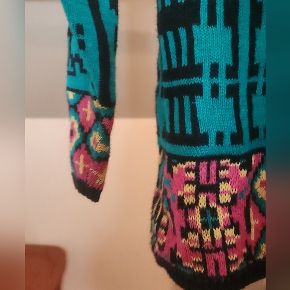 GENERRA- Geometric Sweater - Picture 3 of 5